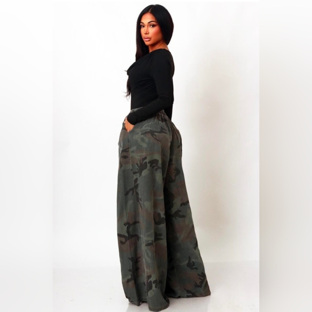 NEW!!! Camo High Waist Wide-Leg Pants - Picture 4 of 8